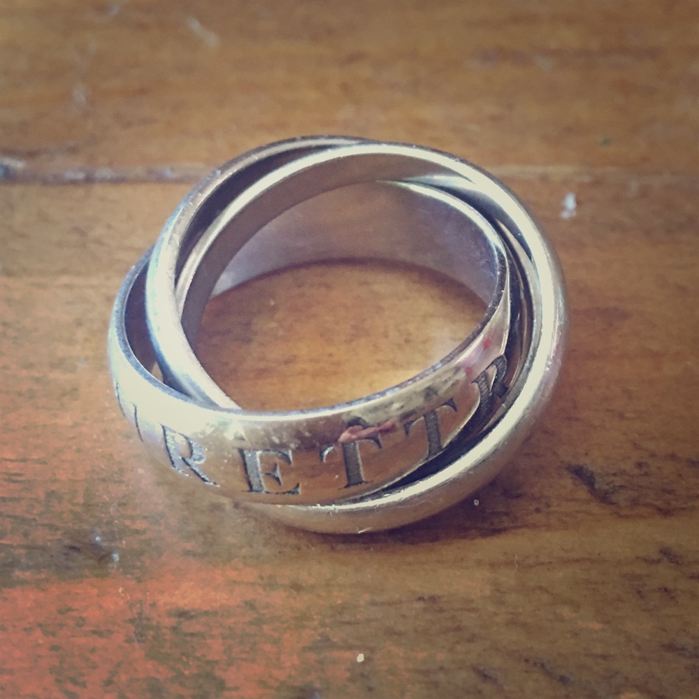 Cartier Or amour er trinity 18k white gold ring.